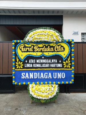 Papan Bunga Duka di Dujung Sakti